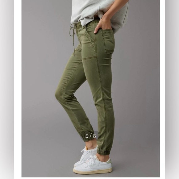 BNWT AE Next Level High-Waisted
Jegging Jogger in Olive - Picture 6 of 16